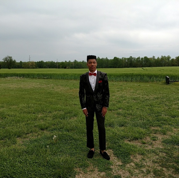 Meet your Posher, Tina - Picture 4 of 7